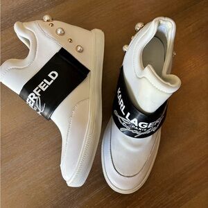 NWOB Karl Lagerfeld Paris White Charsi Pearl Accent Wedge Sneakers, 9